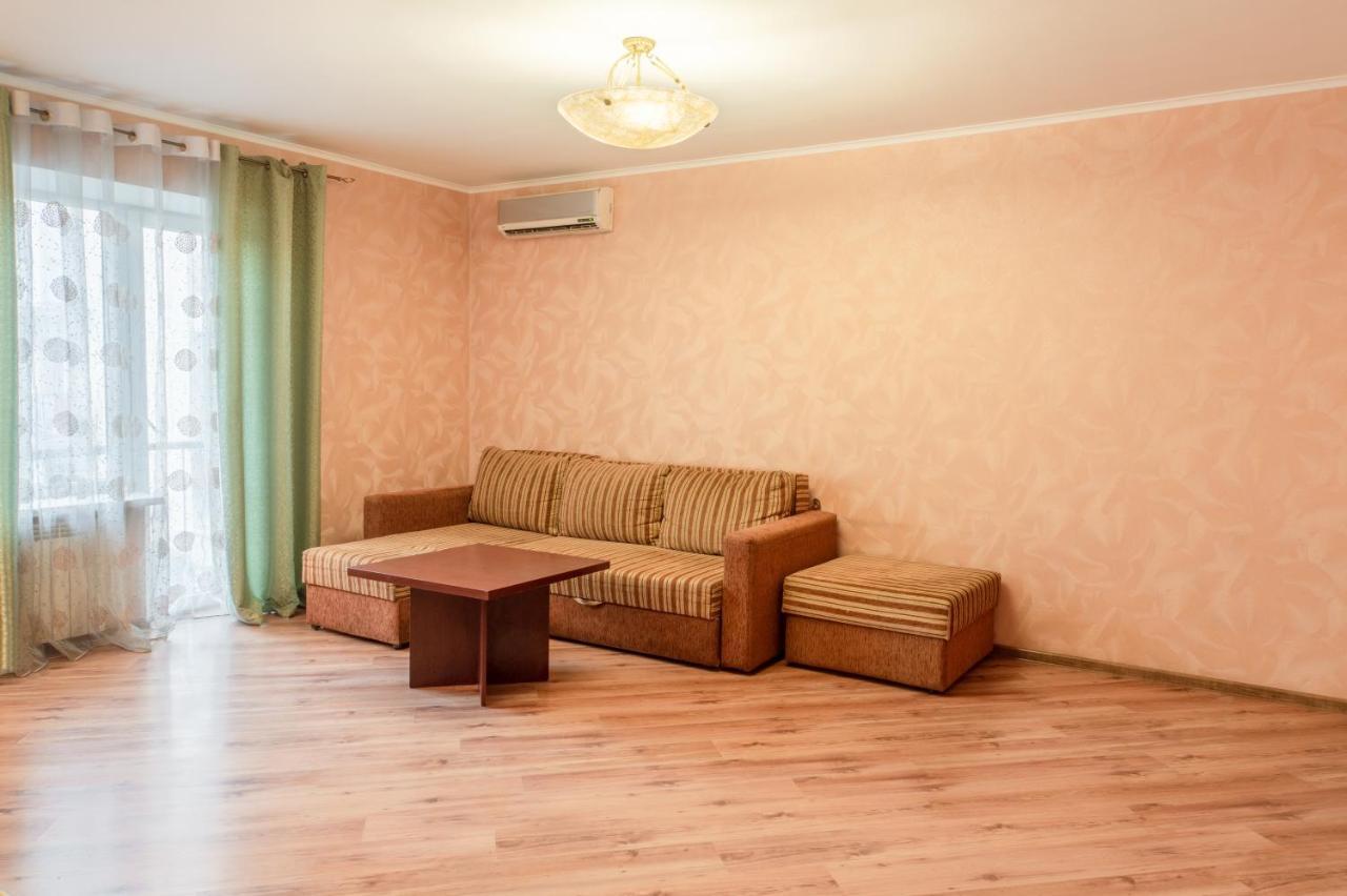 Apartment Triokhsviatytelskaya Street 3 Kyiv Exterior photo