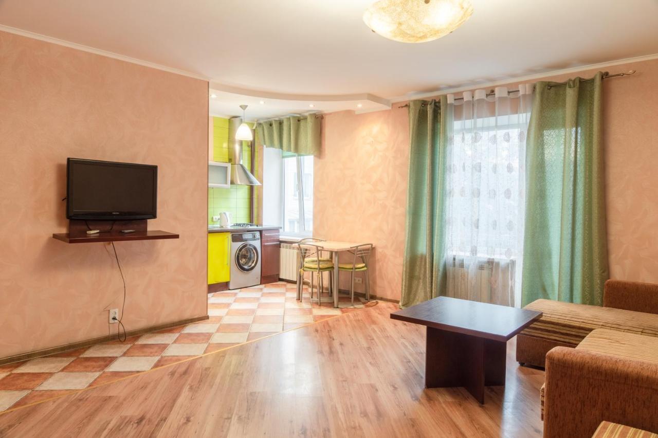 Apartment Triokhsviatytelskaya Street 3 Kyiv Exterior photo