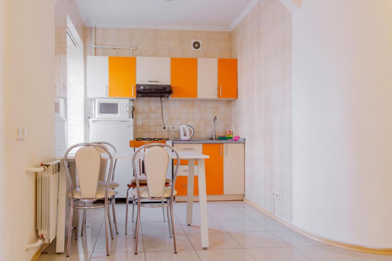 Apartment Triokhsviatytelskaya Street 3 Kyiv Exterior photo