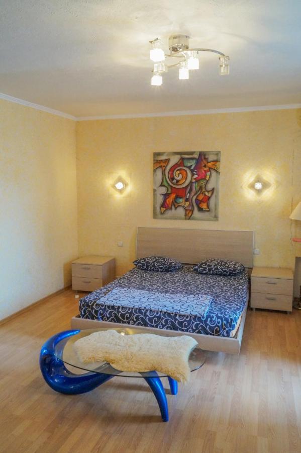 Apartment Triokhsviatytelskaya Street 3 Kyiv Exterior photo